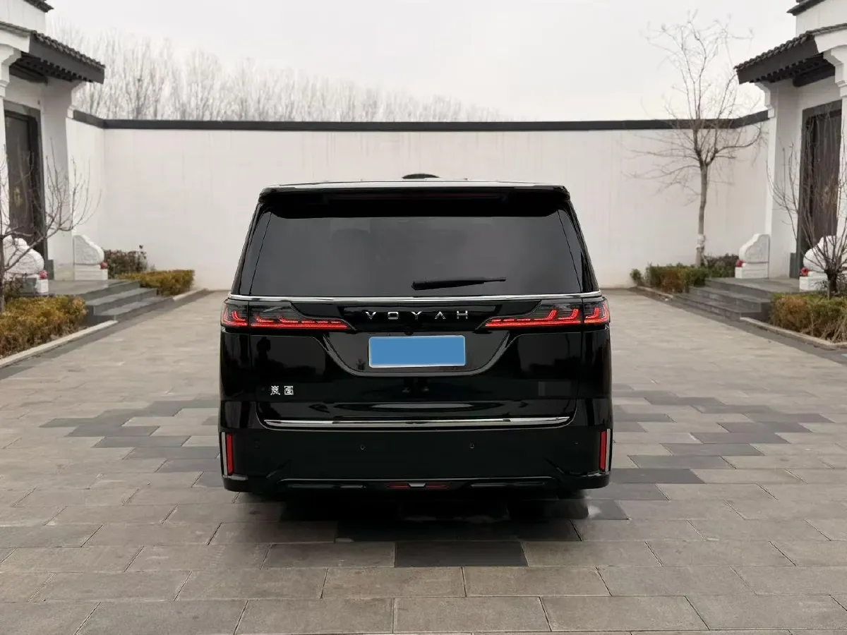 2022 Voyah Dream 1.5T 136HP L4 PHEV 25.57KWH,autocango,china used car exporter,china ev exporter,chinese used car exporter,chinese used ev exporter