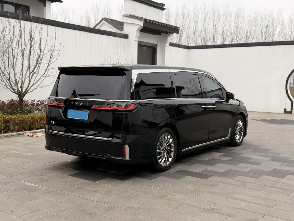2022 Voyah Dream 1.5T 136HP L4 PHEV 25.57KWH,autocango,china used car exporter,china ev exporter,chinese used car exporter,chinese used ev exporter
