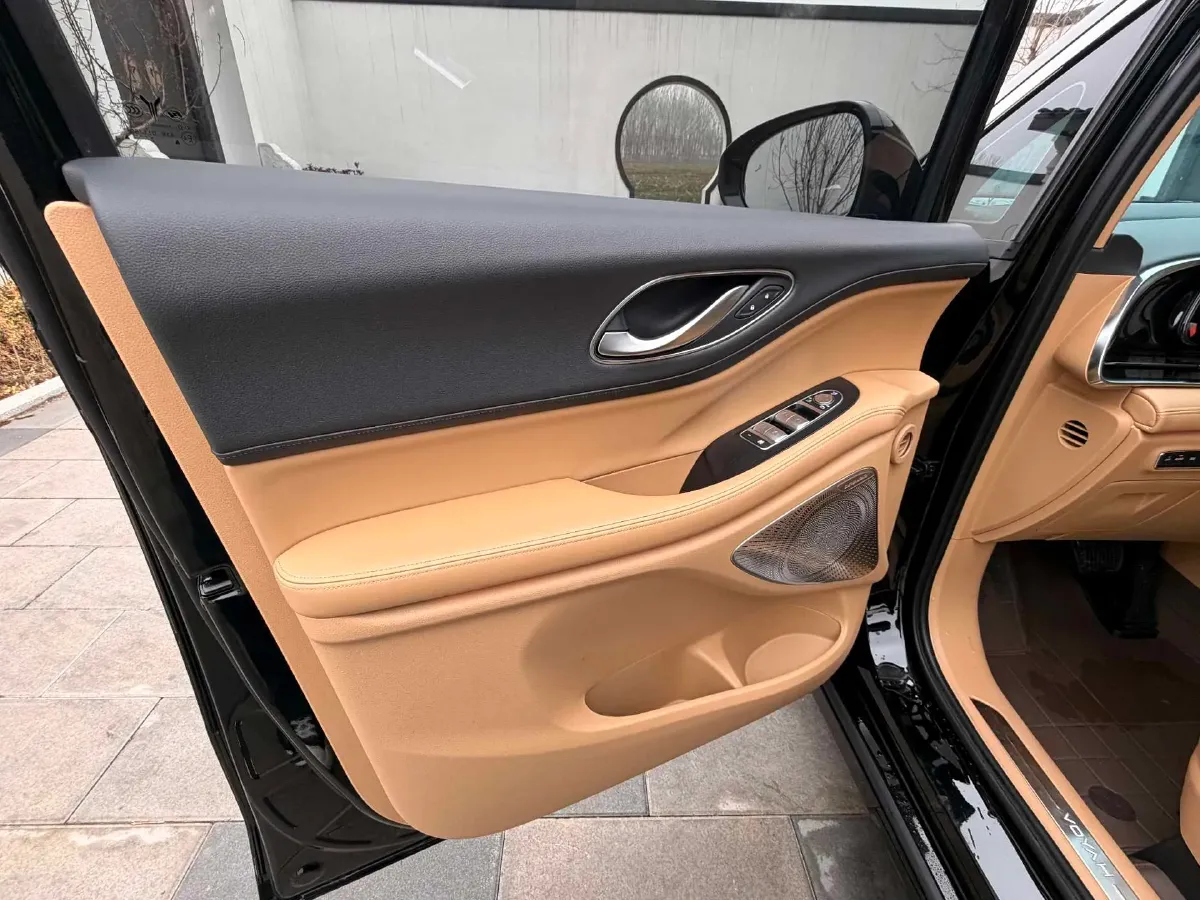 2022 Voyah Dream 1.5T 136HP L4 PHEV 25.57KWH,autocango,china used car exporter,china ev exporter,chinese used car exporter,chinese used ev exporter