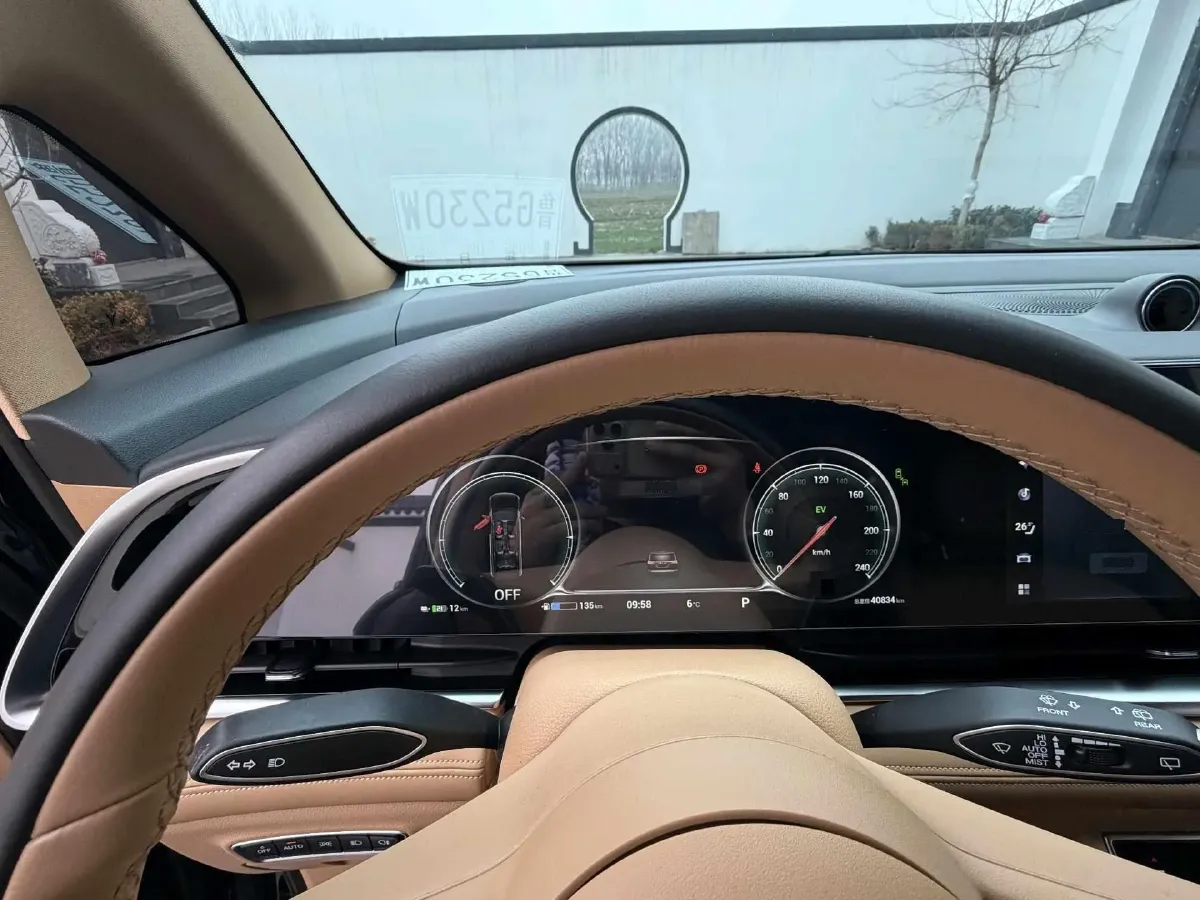 2022 Voyah Dream 1.5T 136HP L4 PHEV 25.57KWH,autocango,china used car exporter,china ev exporter,chinese used car exporter,chinese used ev exporter