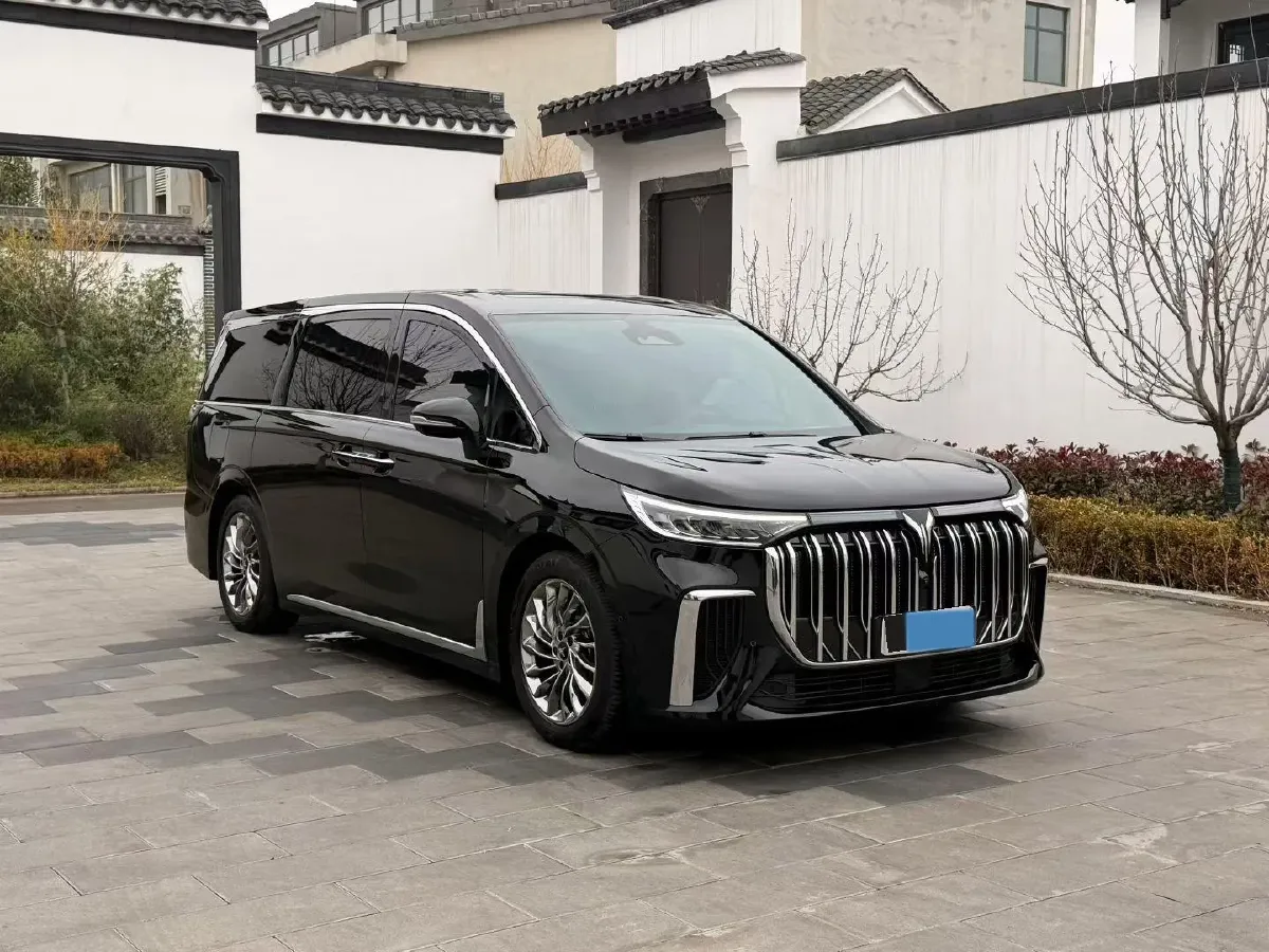 2022 Voyah Dream 1.5T 136HP L4 PHEV 25.57KWH,autocango,china used car exporter,china ev exporter,chinese used car exporter,chinese used ev exporter