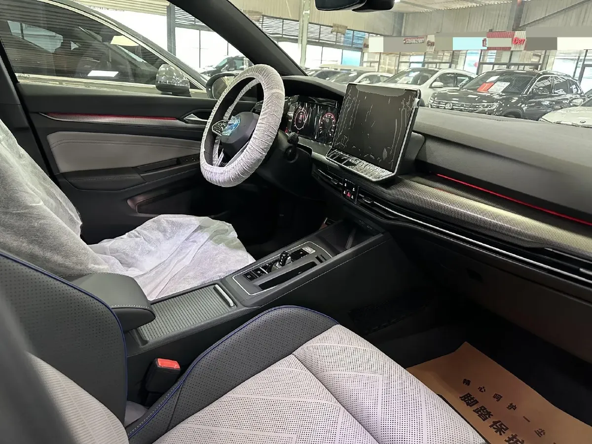 2025 Volkswagen Golf 1.5T 160HP L4 7DCT,autocango,china used car exporter,china ev exporter,chinese used car exporter,chinese used ev exporter