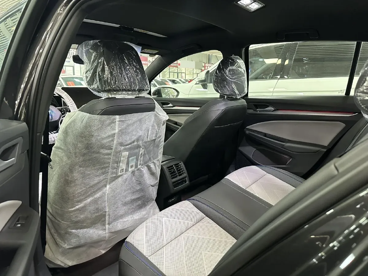 2025 Volkswagen Golf 1.5T 160HP L4 7DCT,autocango,china used car exporter,china ev exporter,chinese used car exporter,chinese used ev exporter