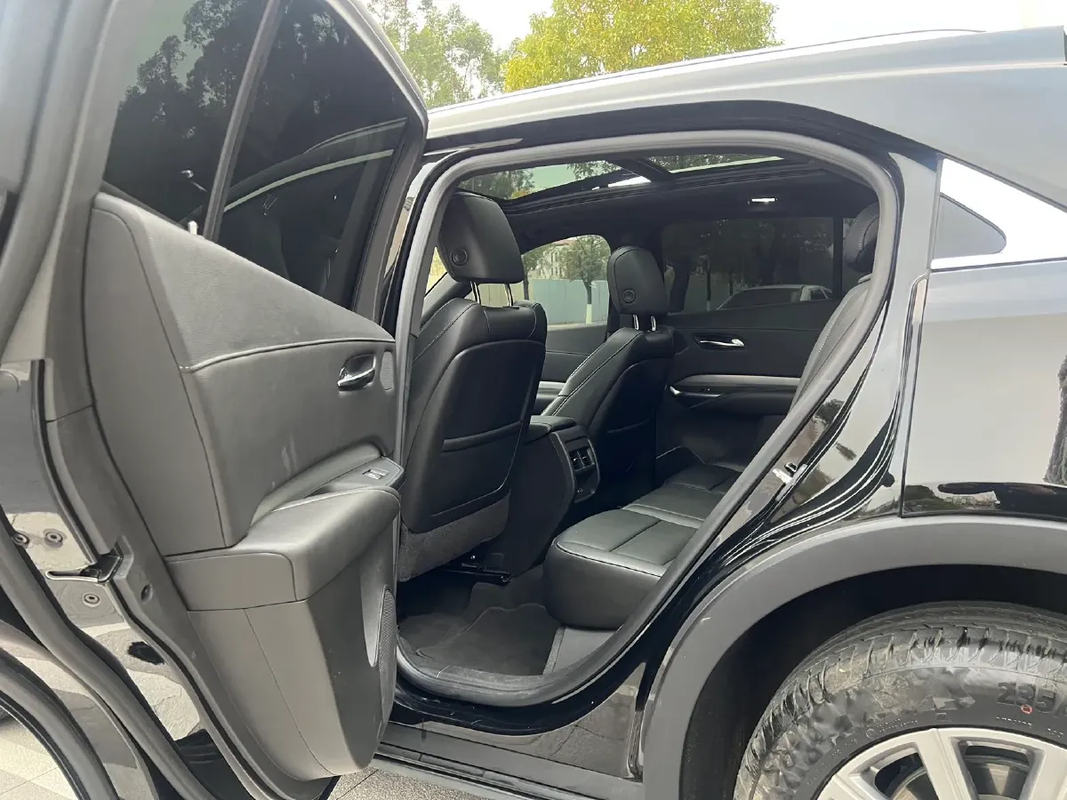 2020 Cadillac XT4 2.0T 241HP L4 9AT,autocango,china used car exporter,china ev exporter,chinese used car exporter,chinese used ev exporter