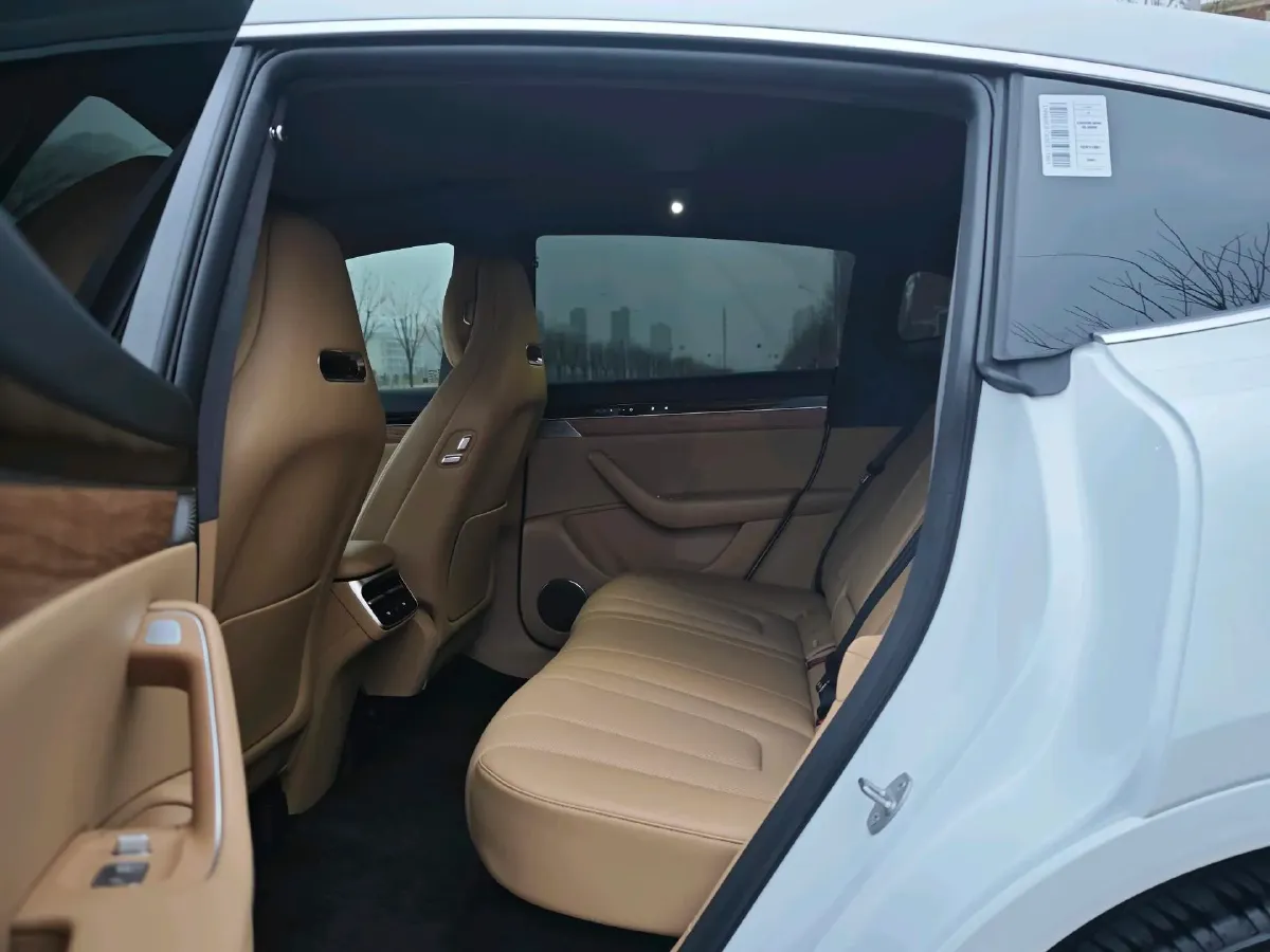 2025 Luxeed R7 REEV 156HP REEV 37KWH,autocango,china used car exporter,china ev exporter,chinese used car exporter,chinese used ev exporter