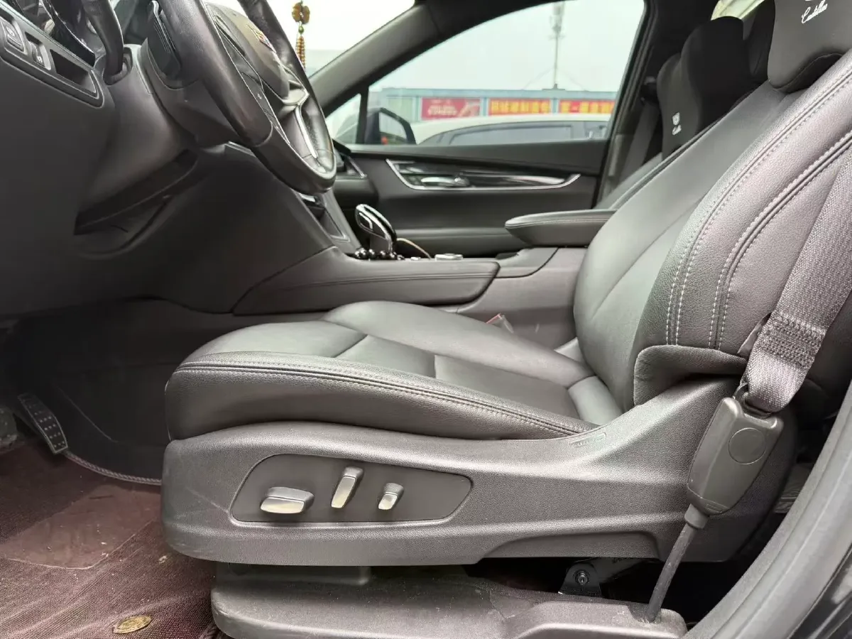 2022 Cadillac XT5 2.0T 237HP L4 9AT,autocango,china used car exporter,china ev exporter,chinese used car exporter,chinese used ev exporter