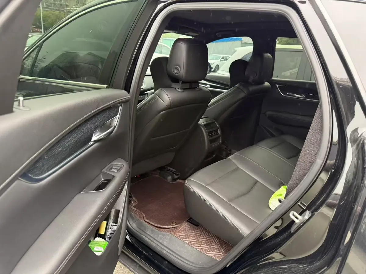 2022 Cadillac XT5 2.0T 237HP L4 9AT,autocango,china used car exporter,china ev exporter,chinese used car exporter,chinese used ev exporter