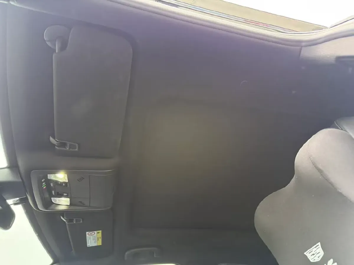 2022 Cadillac XT5 2.0T 237HP L4 9AT,autocango,china used car exporter,china ev exporter,chinese used car exporter,chinese used ev exporter