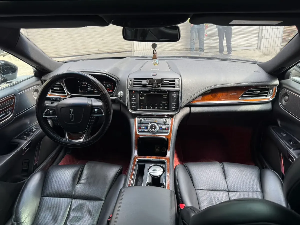 2017 Lincoln Continental 2.0T 261HP L4 6AT,autocango,china used car exporter,china ev exporter,chinese used car exporter,chinese used ev exporter