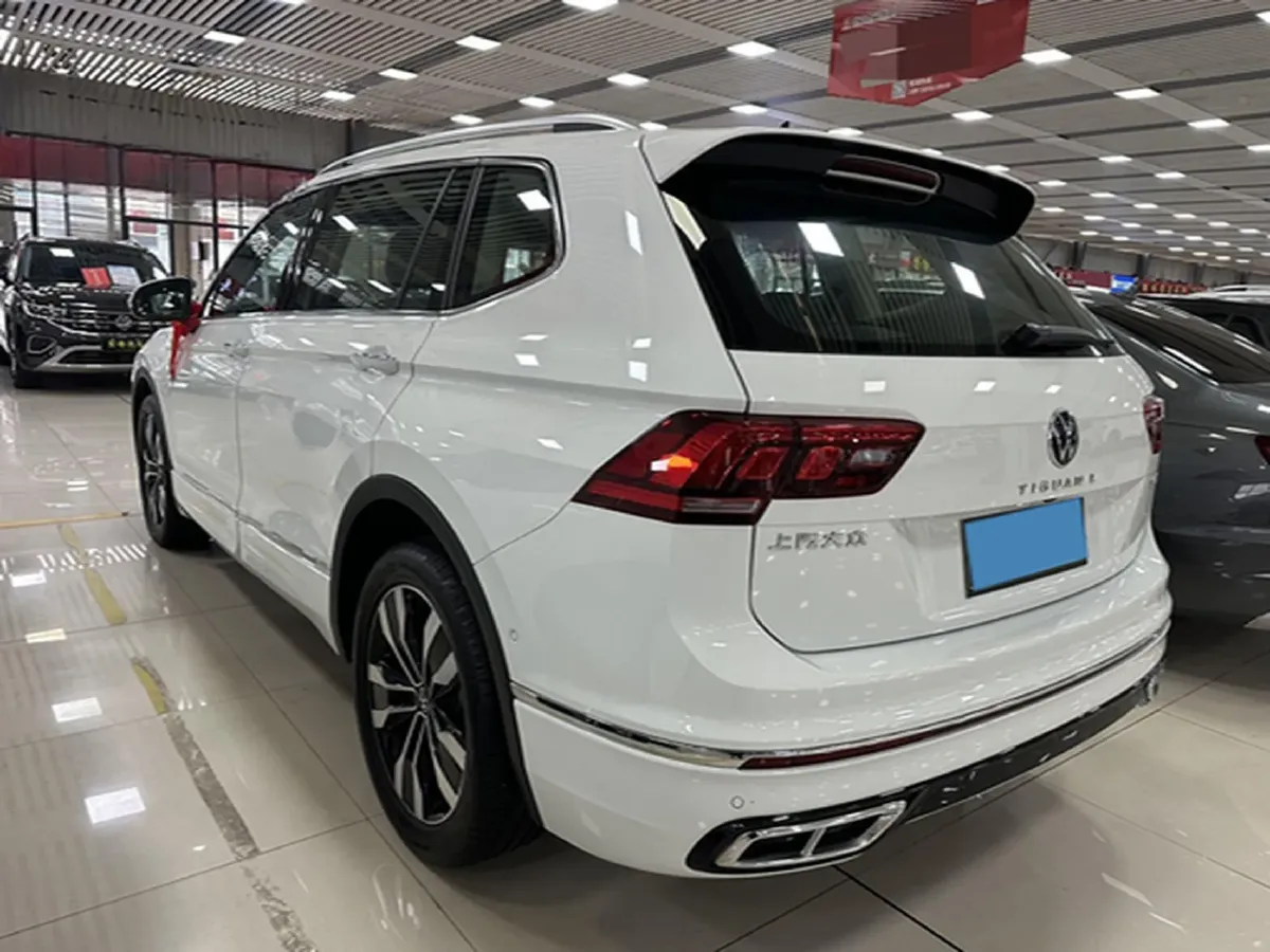 2024 Volkswagen Tiguan L 2.0T 186HP L4 7DCT,autocango,china used car exporter,china ev exporter,chinese used car exporter,chinese used ev exporter
