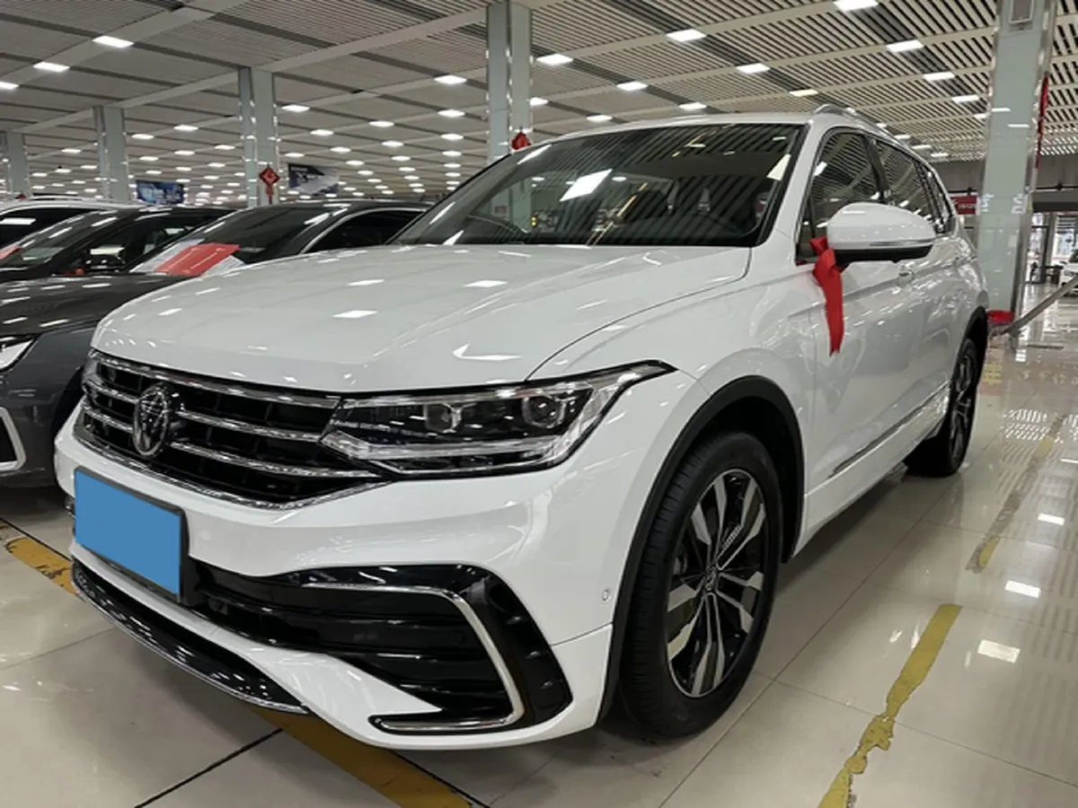 2024 Volkswagen Tiguan L 2.0T 186HP L4 7DCT,autocango,china used car exporter,china ev exporter,chinese used car exporter,chinese used ev exporter