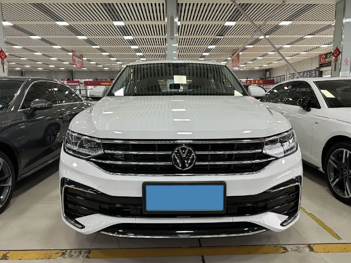 2024 Volkswagen Tiguan L 2.0T 186HP L4 7DCT,autocango,china used car exporter,china ev exporter,chinese used car exporter,chinese used ev exporter