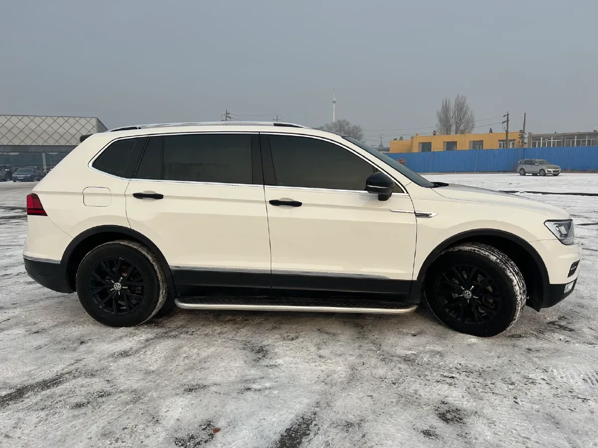 2019 Volkswagen T-Roc 1.4T 131HP L4 7DCT,autocango,china used car exporter,china ev exporter,chinese used car exporter,chinese used ev exporter