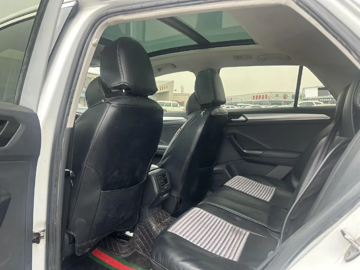 2019 Volkswagen T-Roc 1.4T 131HP L4 7DCT,autocango,china used car exporter,china ev exporter,chinese used car exporter,chinese used ev exporter