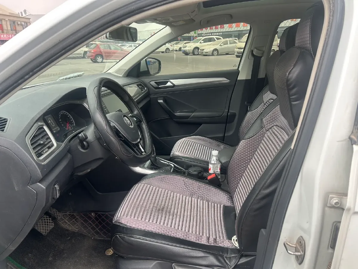 2019 Volkswagen T-Roc 1.4T 131HP L4 7DCT,autocango,china used car exporter,china ev exporter,chinese used car exporter,chinese used ev exporter