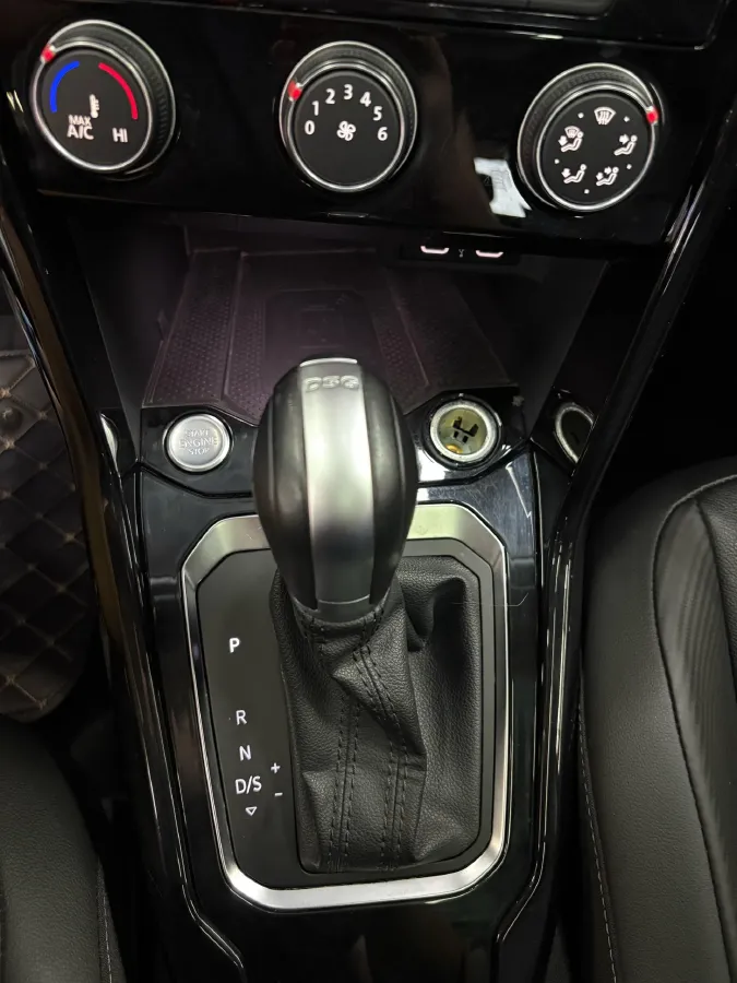 2022 Volkswagen T-Roc 1.4T 150HP L4 7DCT,autocango,china used car exporter,china ev exporter,chinese used car exporter,chinese used ev exporter