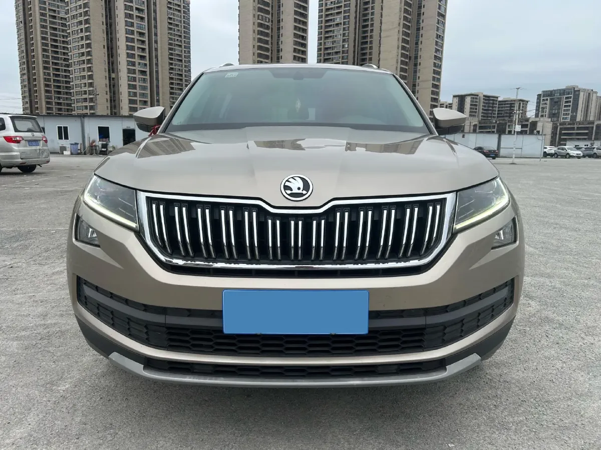 2018 Skoda Kodiak 2.0T 186HP L4 7DCT,autocango,china used car exporter,china ev exporter,chinese used car exporter,chinese used ev exporter
