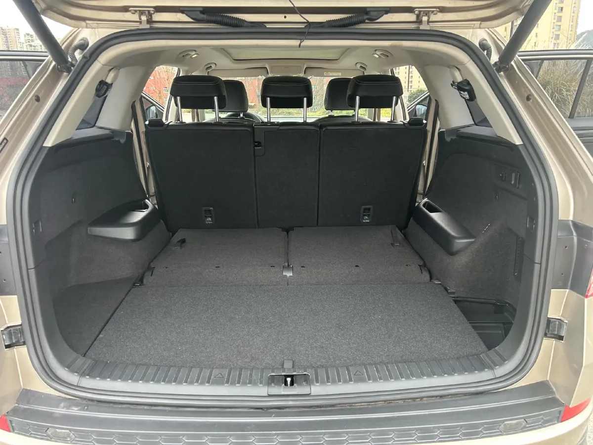 2018 Skoda Kodiak 2.0T 186HP L4 7DCT,autocango,china used car exporter,china ev exporter,chinese used car exporter,chinese used ev exporter