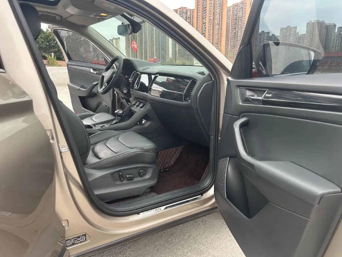 2018 Skoda Kodiak 2.0T 186HP L4 7DCT,autocango,china used car exporter,china ev exporter,chinese used car exporter,chinese used ev exporter