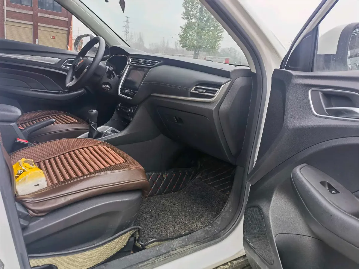 2020 Roewe RX3 1.6L 125HP L4 5MT,autocango,china used car exporter,china ev exporter,chinese used car exporter,chinese used ev exporter