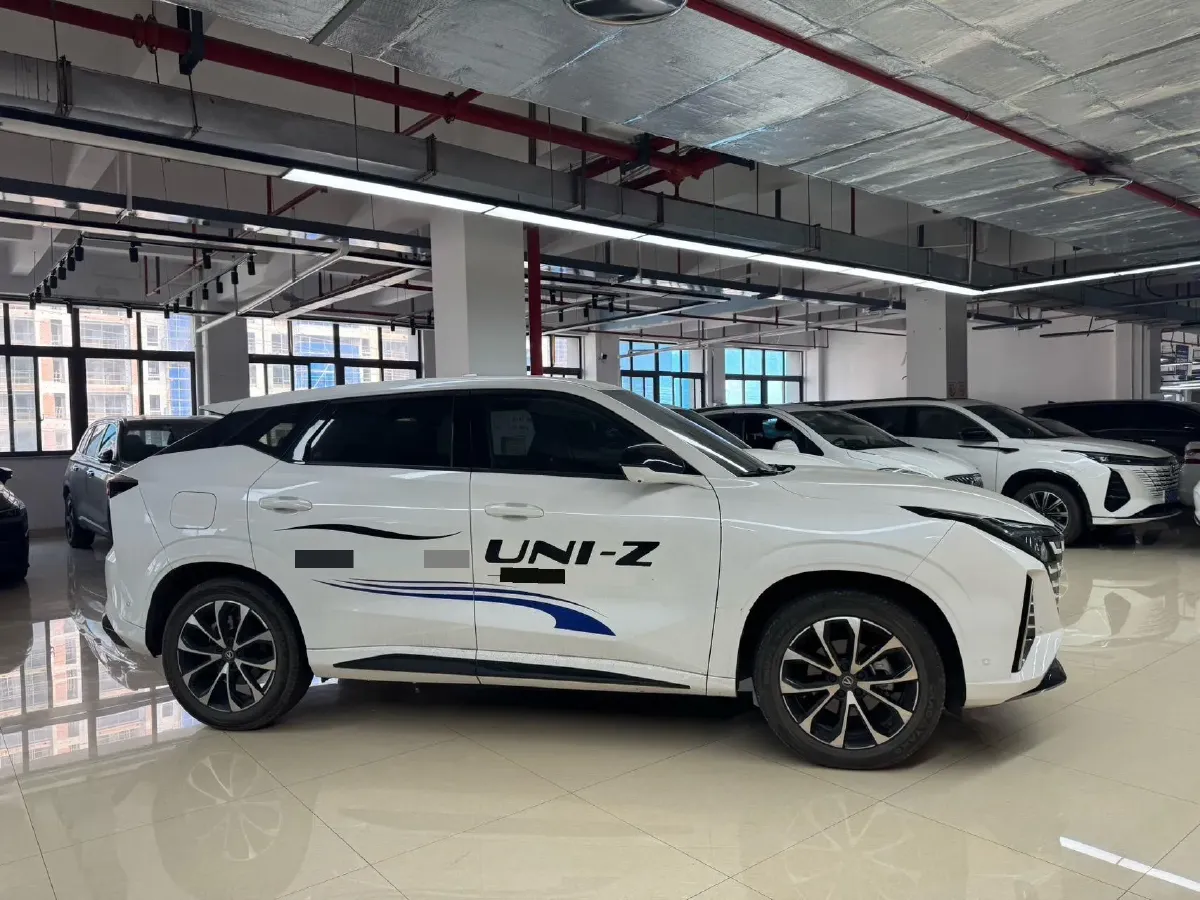 2024 ChangAn UNI-Z 1.5L 98HP L4 E-CVT PHEV 18.4KWH,autocango,china used car exporter,china ev exporter,chinese used car exporter,chinese used ev exporter