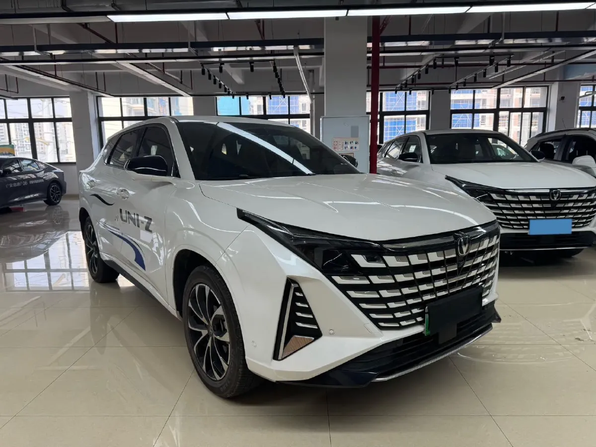 2024 ChangAn UNI-Z 1.5L 98HP L4 E-CVT PHEV 18.4KWH,autocango,china used car exporter,china ev exporter,chinese used car exporter,chinese used ev exporter