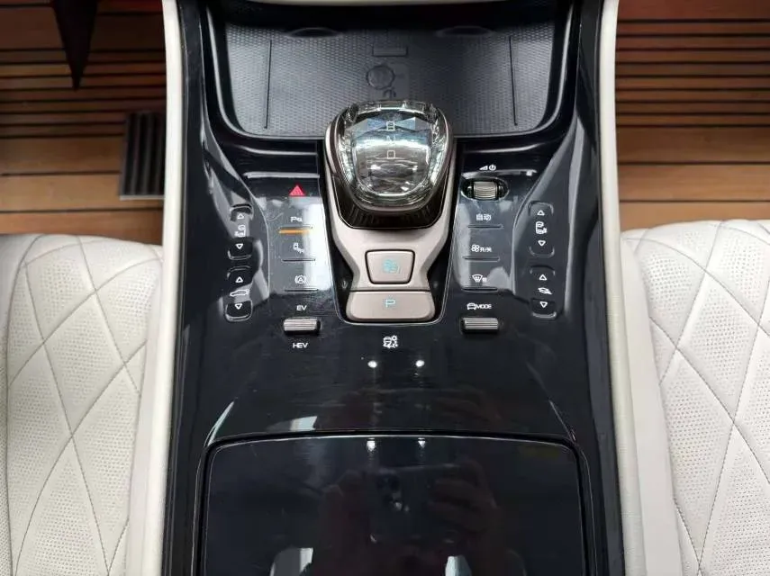 2022 HongQi HS7 3.0T 337HP V6 8AT,autocango,china used car exporter,china ev exporter,chinese used car exporter,chinese used ev exporter