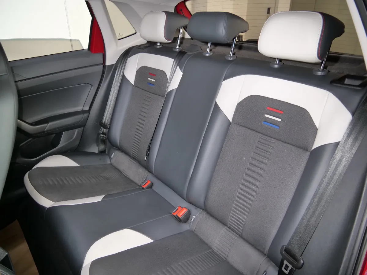 2021 Haval H6 1.5T 169HP L4 7DCT,autocango,china used car exporter,china ev exporter,chinese used car exporter,chinese used ev exporter