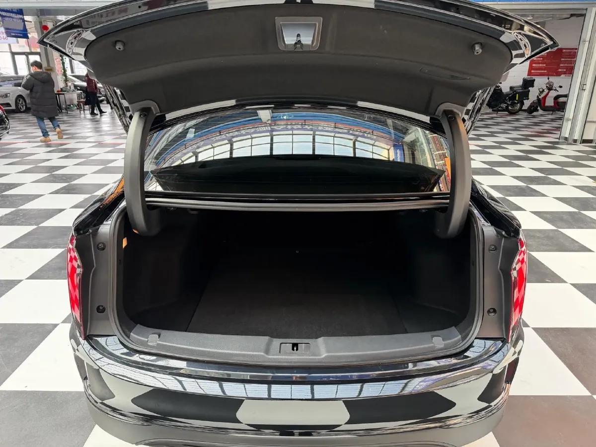 2024 HongQi E-QM5 BEV 72KWH,autocango,china used car exporter,china ev exporter,chinese used car exporter,chinese used ev exporter