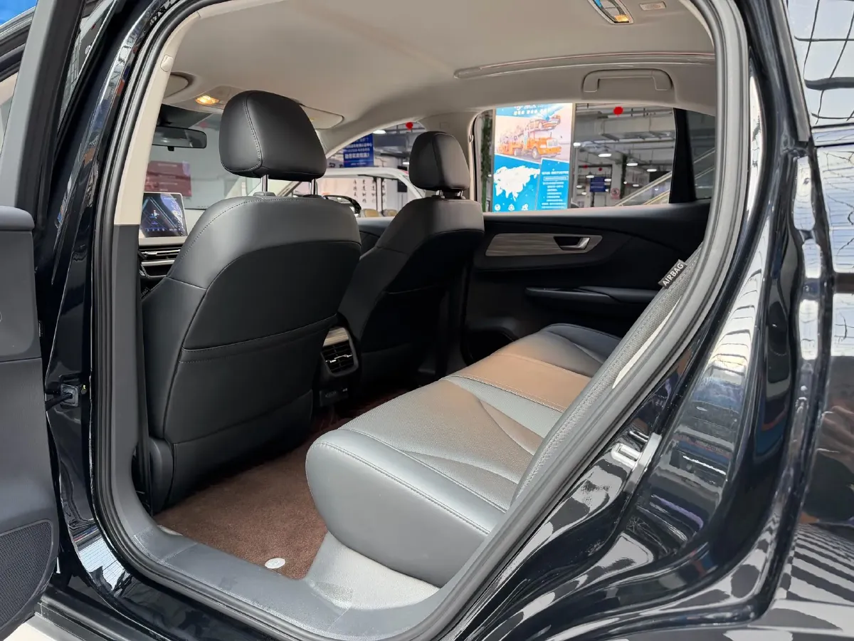 2024 HongQi E-QM5 BEV 72KWH,autocango,china used car exporter,china ev exporter,chinese used car exporter,chinese used ev exporter