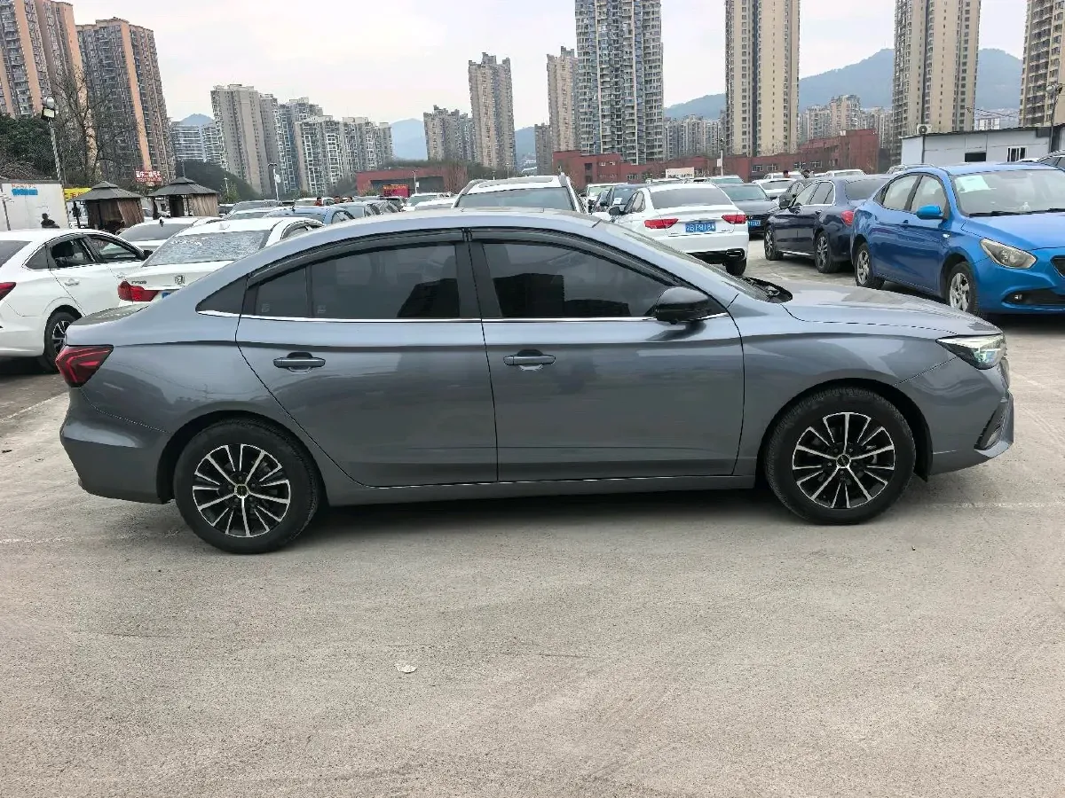 2021 Roewe i5 1.5L 120HP L4 CVT,autocango,china used car exporter,china ev exporter,chinese used car exporter,chinese used ev exporter