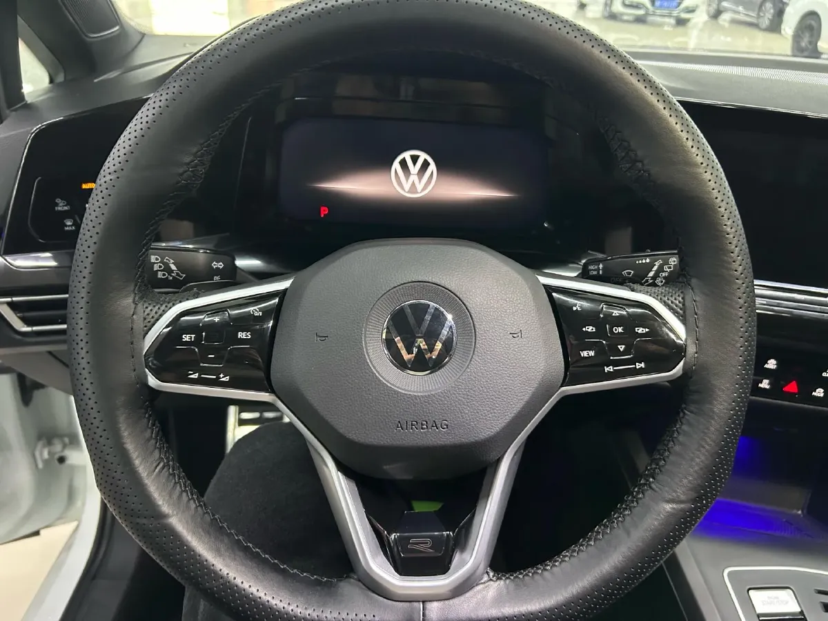 2023 Volkswagen Golf 1.4T 150HP L4 7DCT,autocango,china used car exporter,china ev exporter,chinese used car exporter,chinese used ev exporter