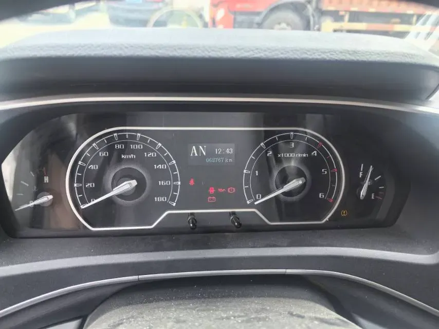 2021 MAXUS XinTu V80 2.0T 127HP L4 6MT,autocango,china used car exporter,china ev exporter,chinese used car exporter,chinese used ev exporter