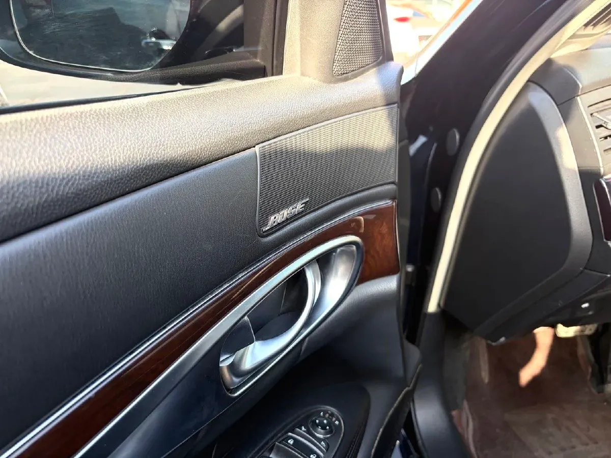 2019 Infiniti Q70 2.0T 211HP L4 7AT,autocango,china used car exporter,china ev exporter,chinese used car exporter,chinese used ev exporter