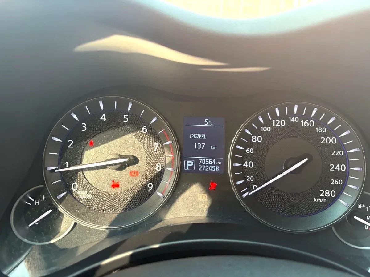 2019 Infiniti Q70 2.0T 211HP L4 7AT,autocango,china used car exporter,china ev exporter,chinese used car exporter,chinese used ev exporter