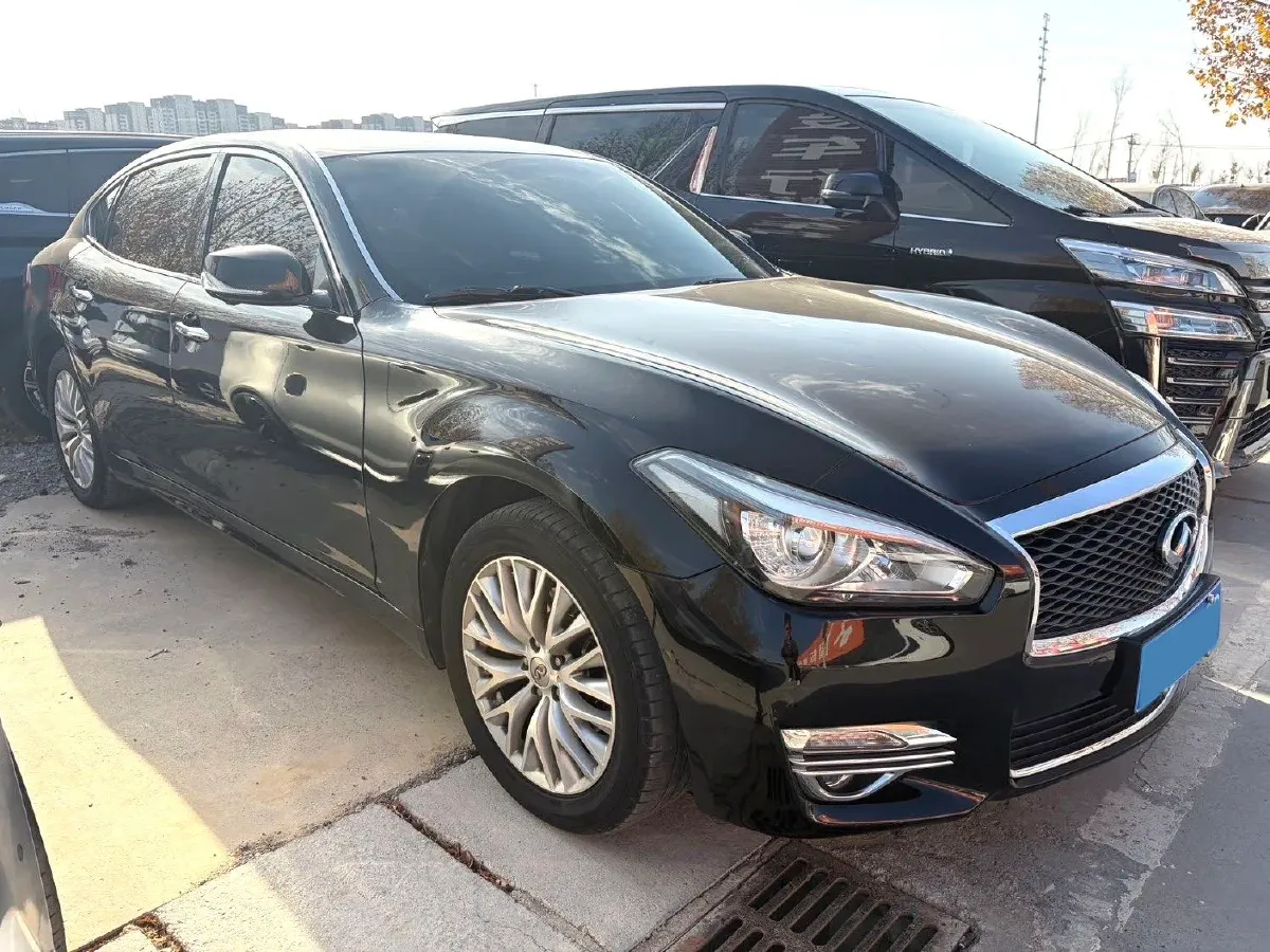 2019 Infiniti Q70 2.0T 211HP L4 7AT,autocango,china used car exporter,china ev exporter,chinese used car exporter,chinese used ev exporter