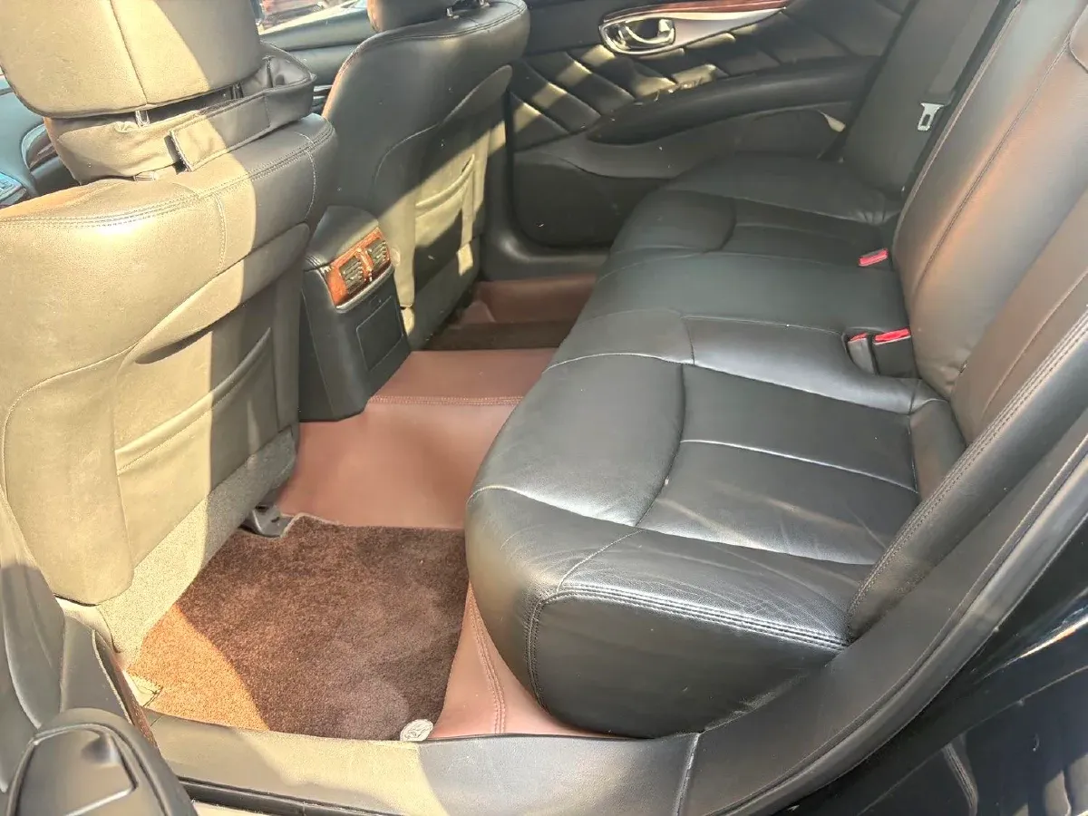 2019 Infiniti Q70 2.0T 211HP L4 7AT,autocango,china used car exporter,china ev exporter,chinese used car exporter,chinese used ev exporter