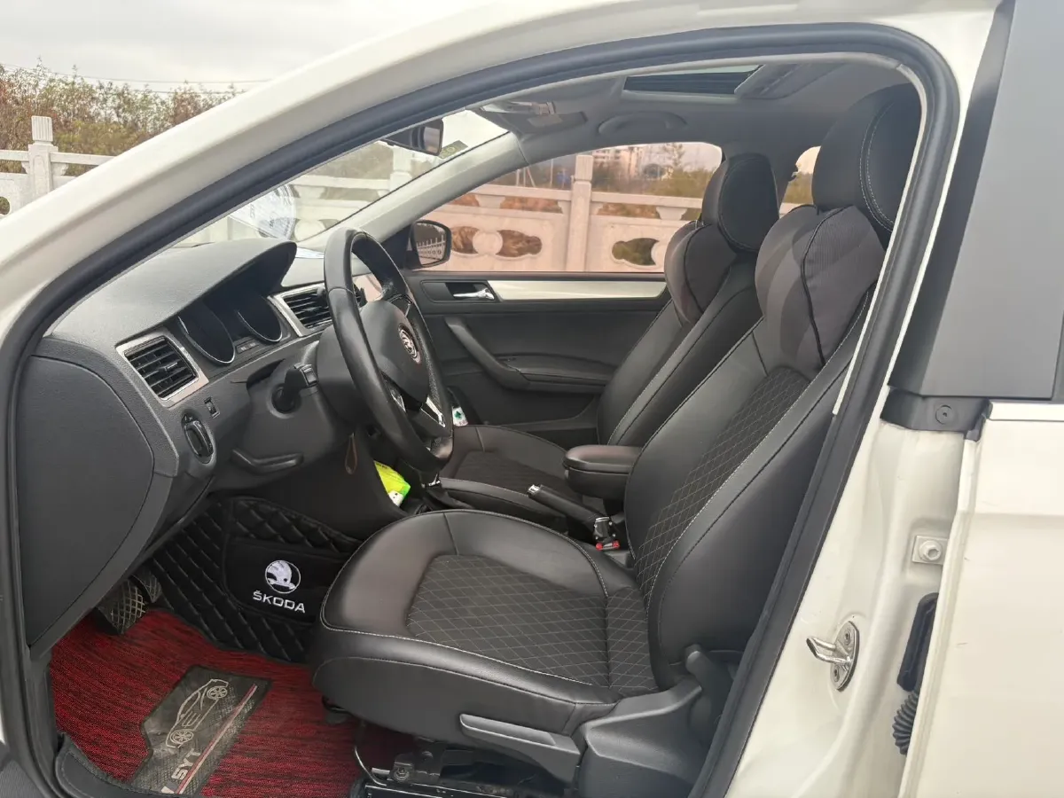 2018 Skoda Rapid Spaceback 1.6L 110HP L4 6AT,autocango,china used car exporter,china ev exporter,chinese used car exporter,chinese used ev exporter