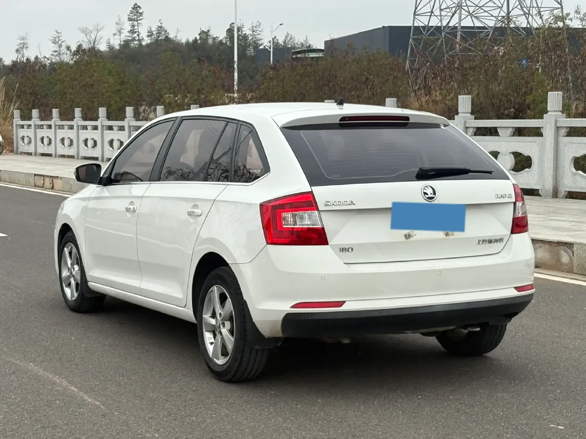 2018 Skoda Rapid Spaceback 1.6L 110HP L4 6AT,autocango,china used car exporter,china ev exporter,chinese used car exporter,chinese used ev exporter