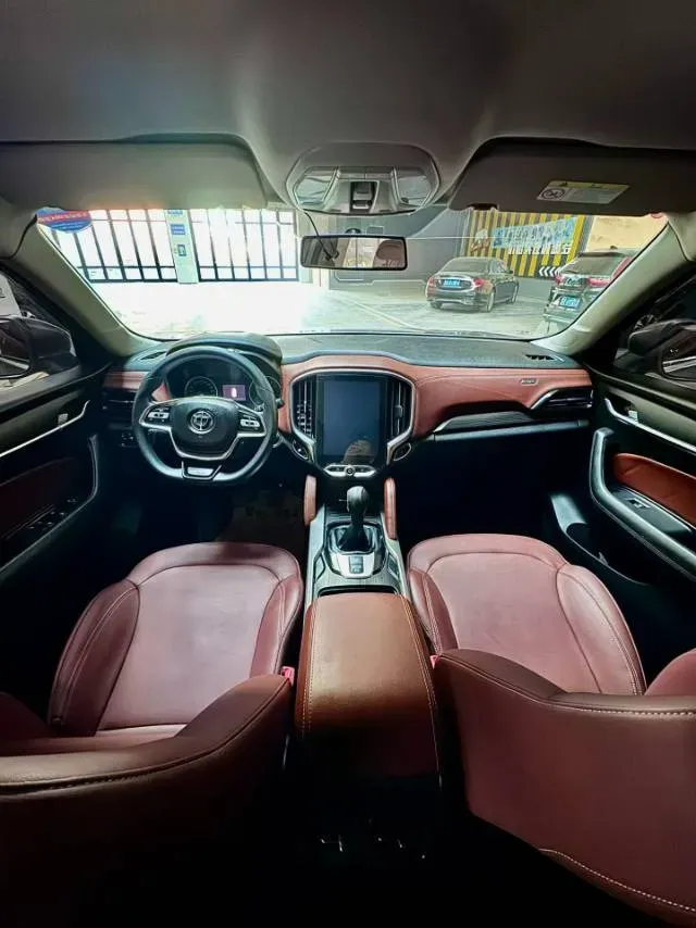 2018 Brilliance Auto V6 1.5T 150HP L4 6MT,autocango,china used car exporter,china ev exporter,chinese used car exporter,chinese used ev exporter