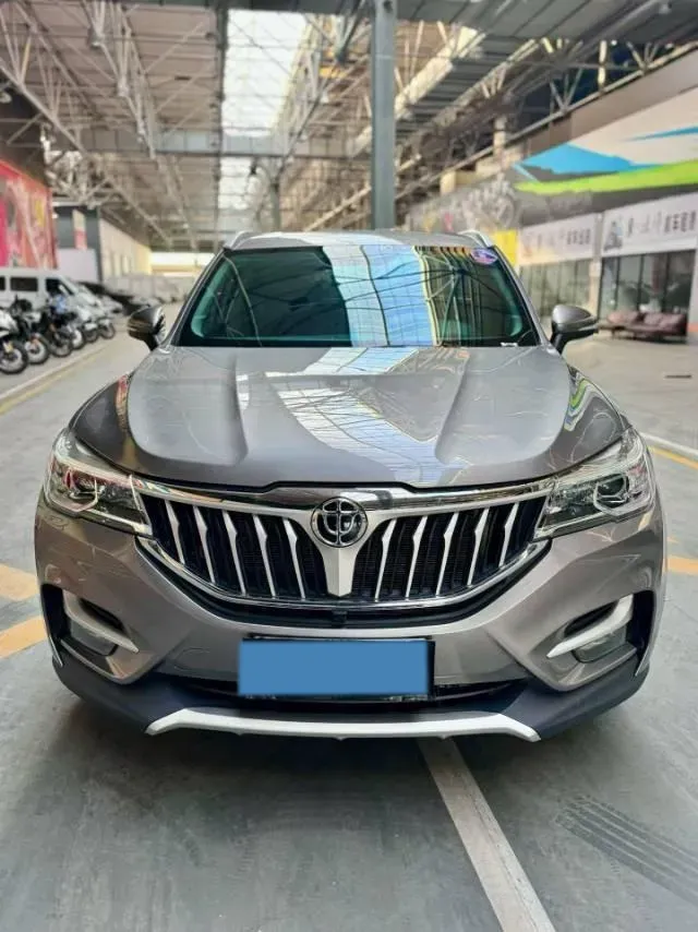 2018 Brilliance Auto V6 1.5T 150HP L4 6MT,autocango,china used car exporter,china ev exporter,chinese used car exporter,chinese used ev exporter