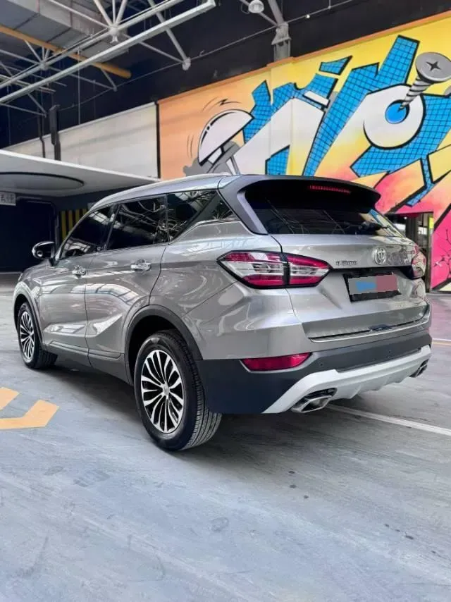 2018 Brilliance Auto V6 1.5T 150HP L4 6MT,autocango,china used car exporter,china ev exporter,chinese used car exporter,chinese used ev exporter