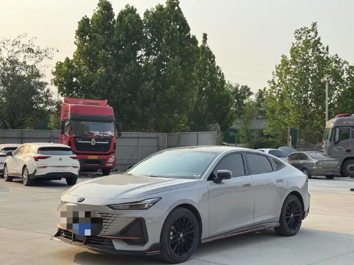 2023 ChangAn UNI-V 1.5T 188HP L4 7DCT,autocango,china used car exporter,china ev exporter,chinese used car exporter,chinese used ev exporter