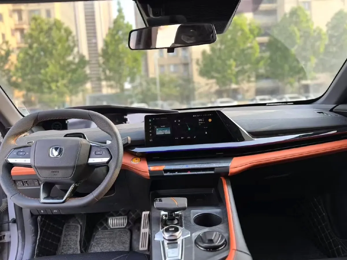 2023 ChangAn UNI-V 1.5T 188HP L4 7DCT,autocango,china used car exporter,china ev exporter,chinese used car exporter,chinese used ev exporter