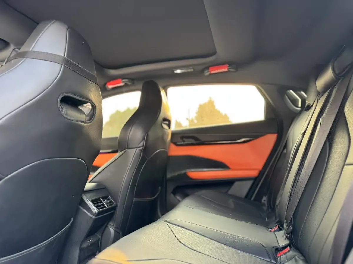 2023 ChangAn UNI-V 1.5T 188HP L4 7DCT,autocango,china used car exporter,china ev exporter,chinese used car exporter,chinese used ev exporter