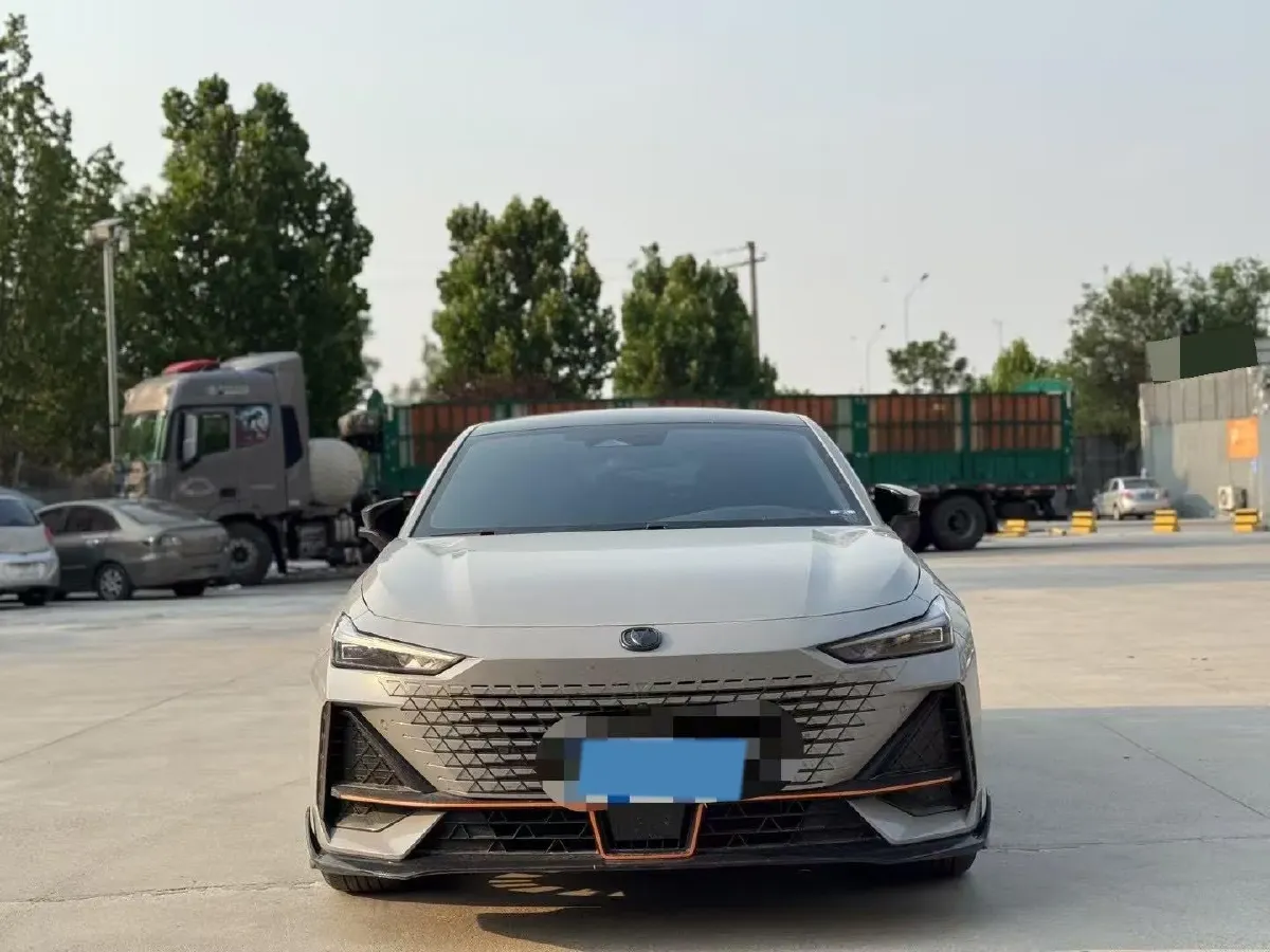 2023 ChangAn UNI-V 1.5T 188HP L4 7DCT,autocango,china used car exporter,china ev exporter,chinese used car exporter,chinese used ev exporter
