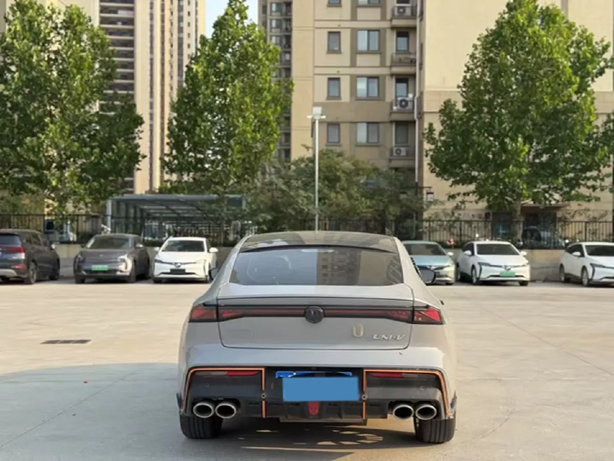 2023 ChangAn UNI-V 1.5T 188HP L4 7DCT,autocango,china used car exporter,china ev exporter,chinese used car exporter,chinese used ev exporter