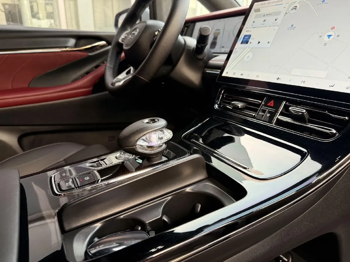 2024 GAC Trumpchi M8 2.0T 252HP L4 8AT,autocango,china used car exporter,china ev exporter,chinese used car exporter,chinese used ev exporter