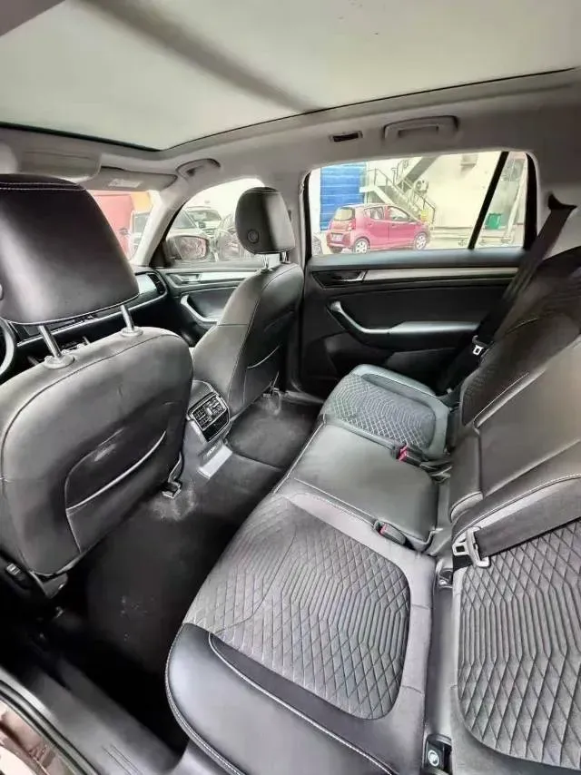 2018 Skoda Kodiak 2.0T 186HP L4 7DCT,autocango,china used car exporter,china ev exporter,chinese used car exporter,chinese used ev exporter