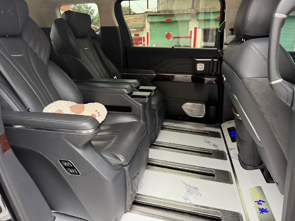 2023 HongQi HQ9 2.0T 252HP L4 8AT,autocango,china used car exporter,china ev exporter,chinese used car exporter,chinese used ev exporter